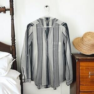 Bass Women's Small Sheer Lightweight Blue and White Striped Long sleeve Top